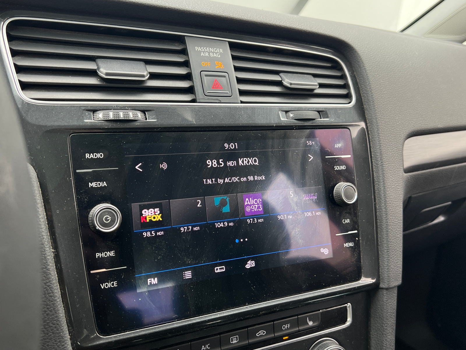 Thumbnail: 2018 Volkswagen Golf - 3