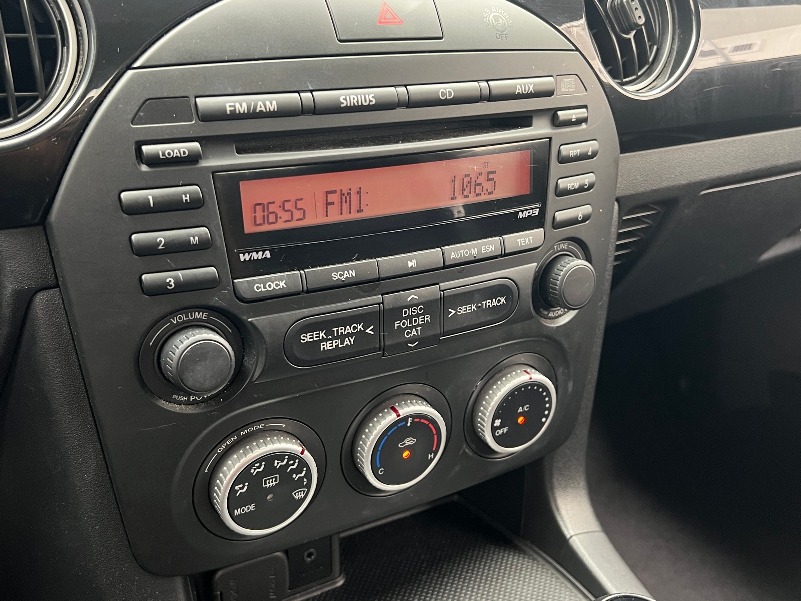 Thumbnail: 2014 Mazda MX-5 Miata - 4