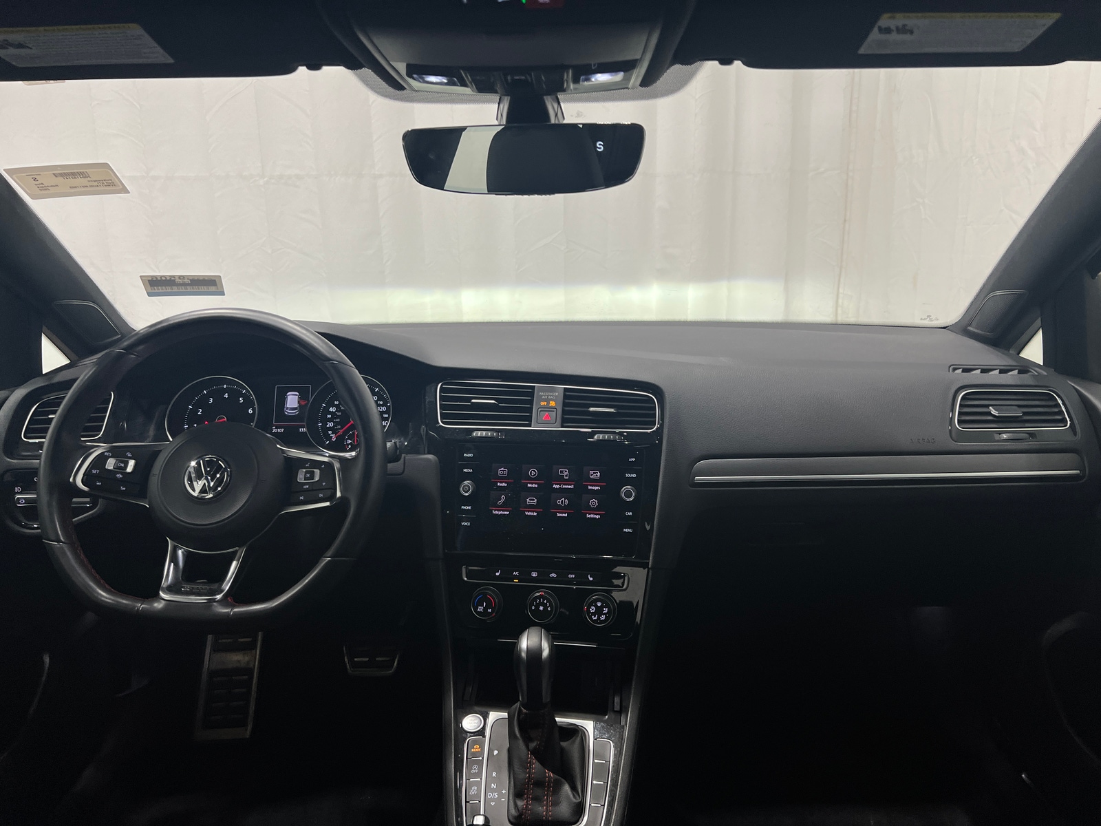 Thumbnail: 2020 Volkswagen Golf - 2