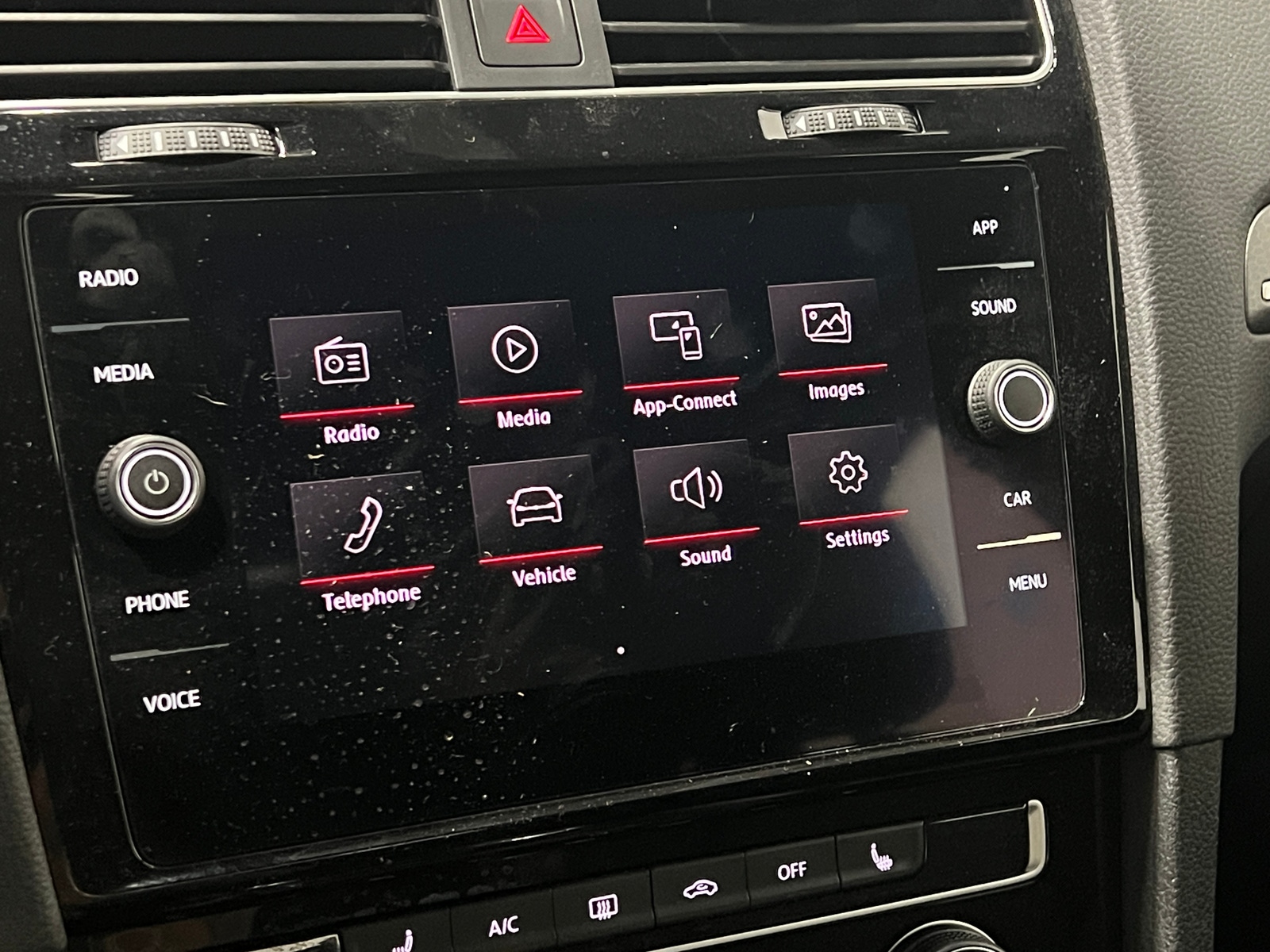 Thumbnail: 2020 Volkswagen Golf - 3