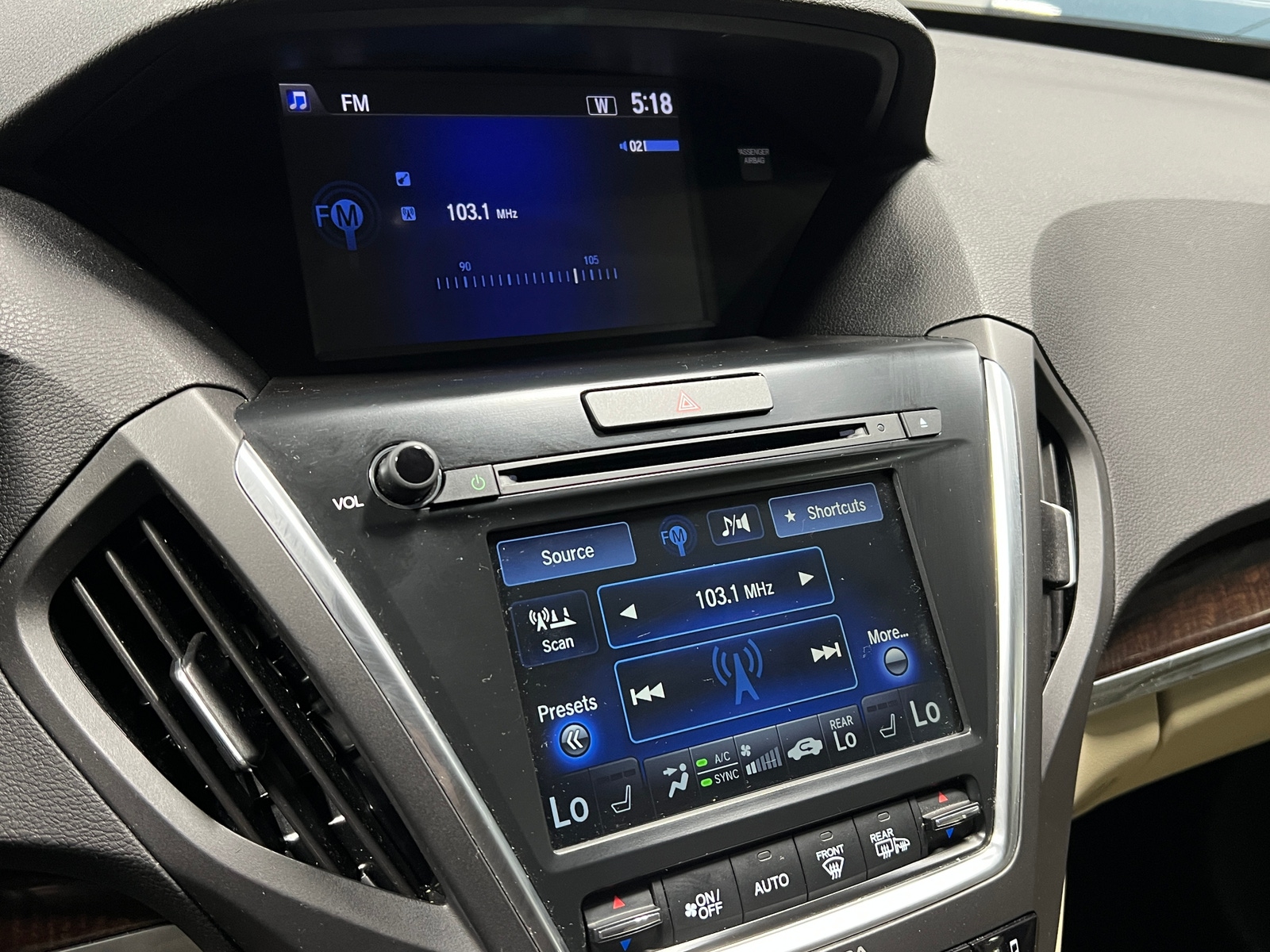 Thumbnail: 2017 Acura MDX - 3