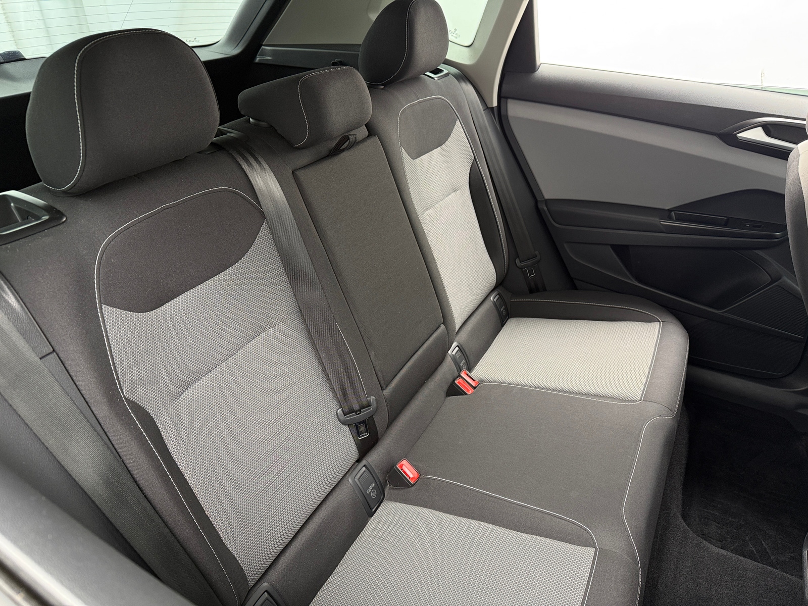 Thumbnail: 2022 Volkswagen Taos - 6