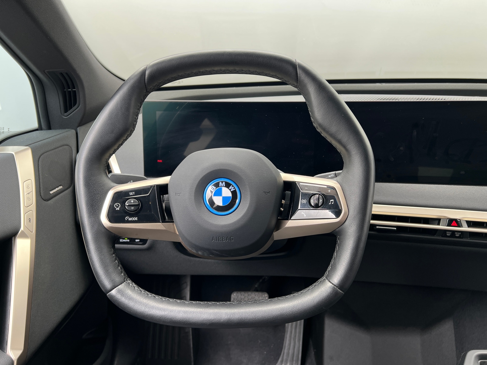 Thumbnail: 2025 BMW iX - 4