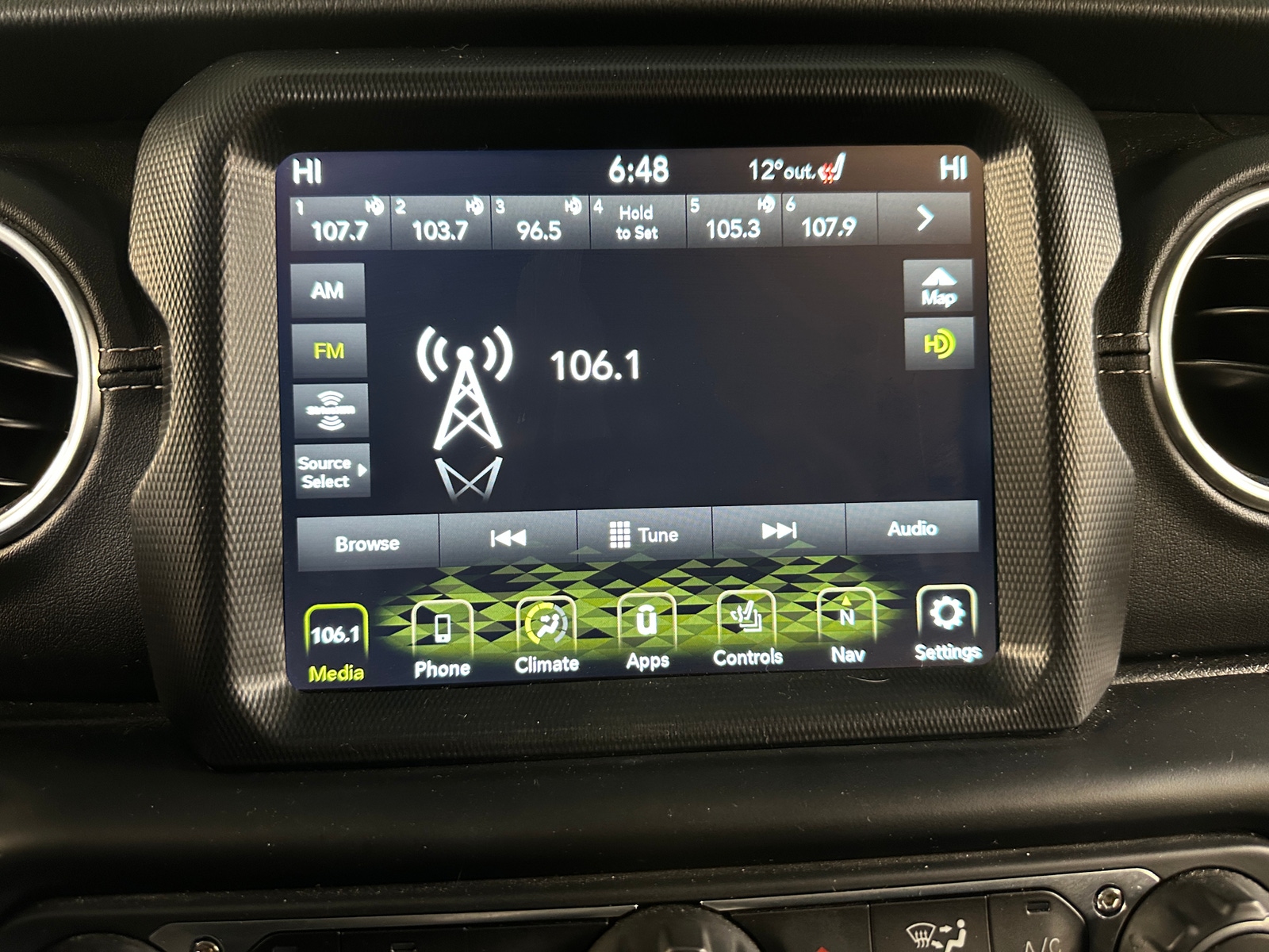 Thumbnail: 2022 Jeep Wrangler - 3