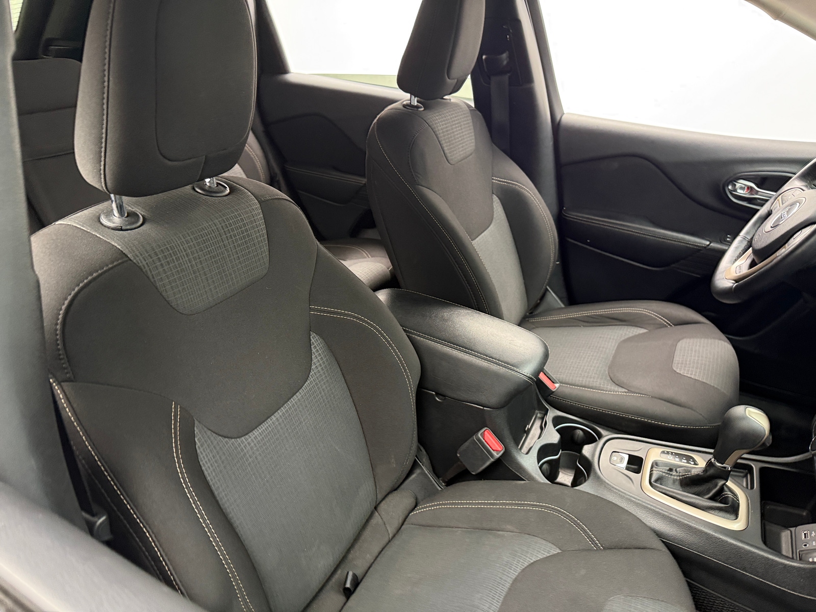 Thumbnail: 2016 Jeep Cherokee - 2