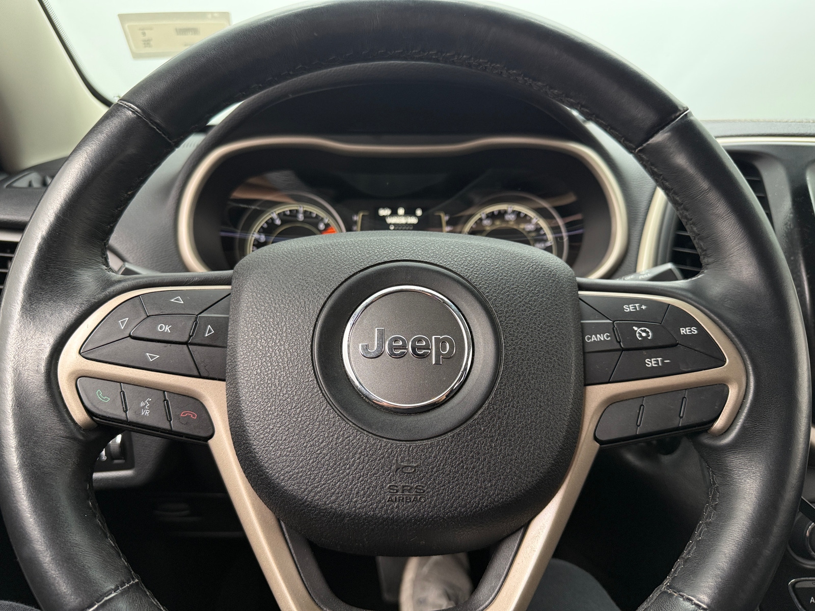 Thumbnail: 2016 Jeep Cherokee - 5