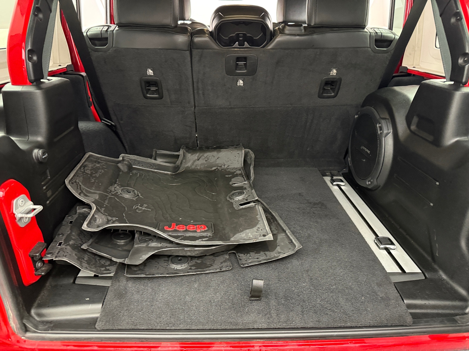 Thumbnail: 2022 Jeep Wrangler - 6