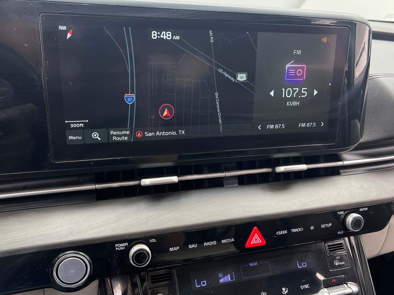 Thumbnail: 2022 Kia Carnival - 3