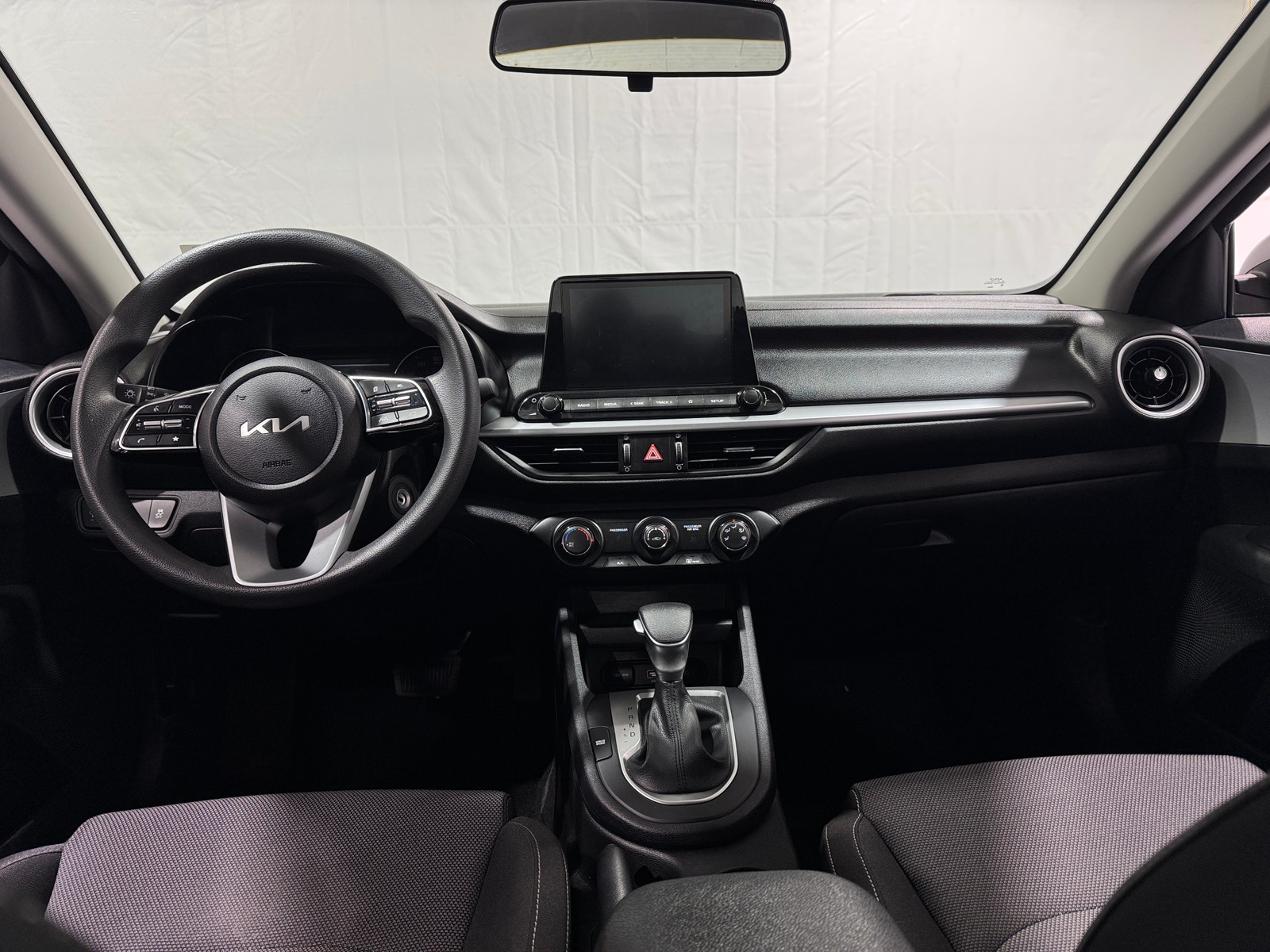 Thumbnail: 2024 Kia Forte - 3