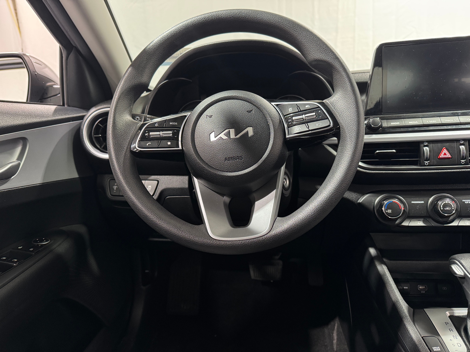 Thumbnail: 2024 Kia Forte - 5