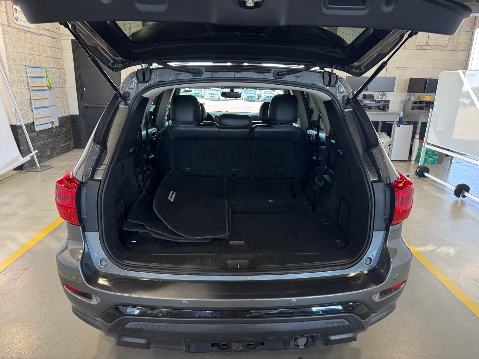 Thumbnail: 2019 Nissan Pathfinder - 7