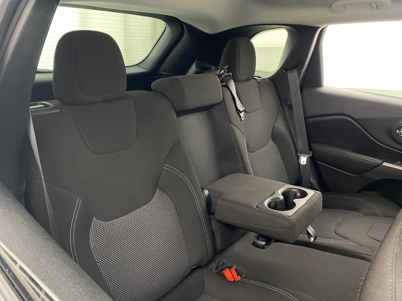 Thumbnail: 2020 Jeep Cherokee - 6