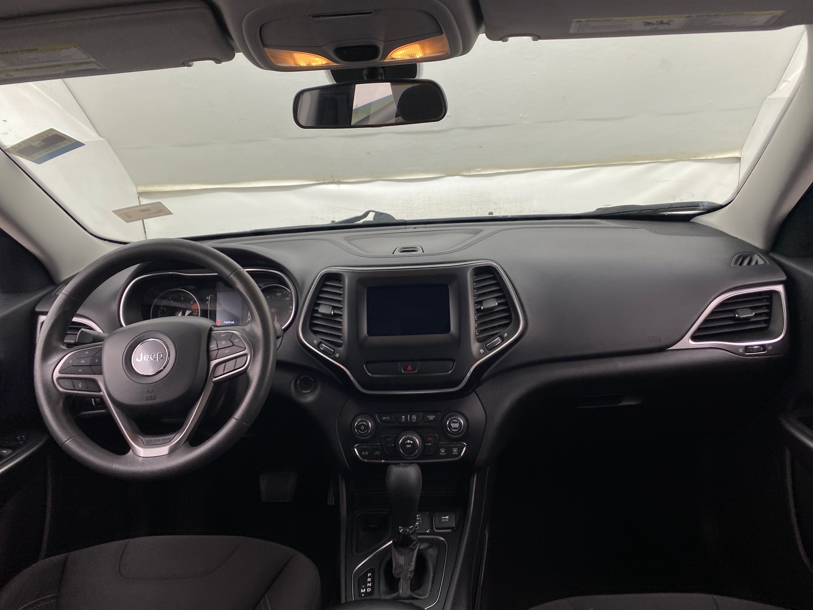 Thumbnail: 2020 Jeep Cherokee - 3