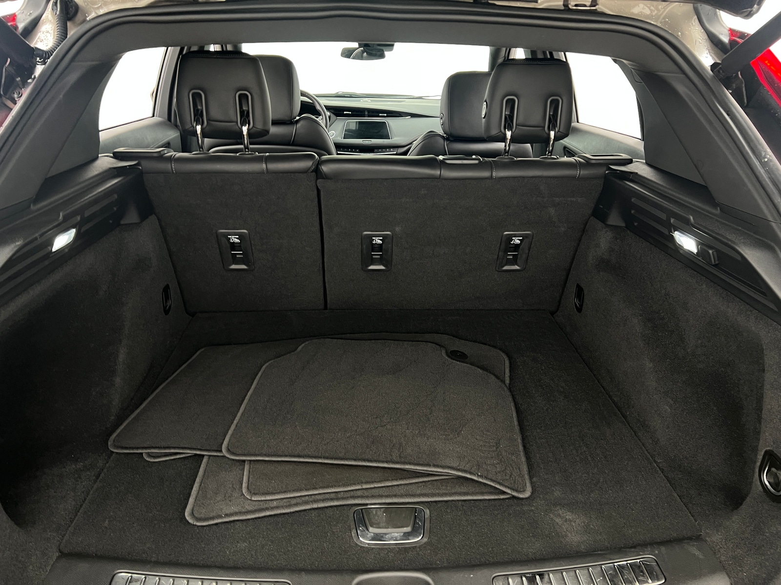 Thumbnail: 2020 Cadillac XT4 - 6