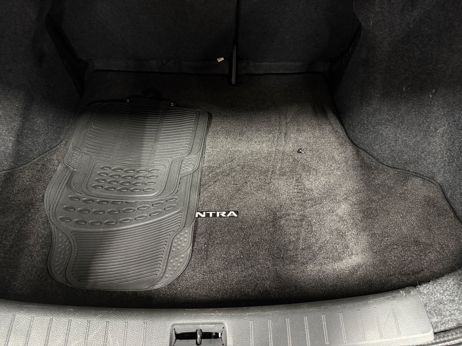 Thumbnail: 2017 Nissan Sentra - 7