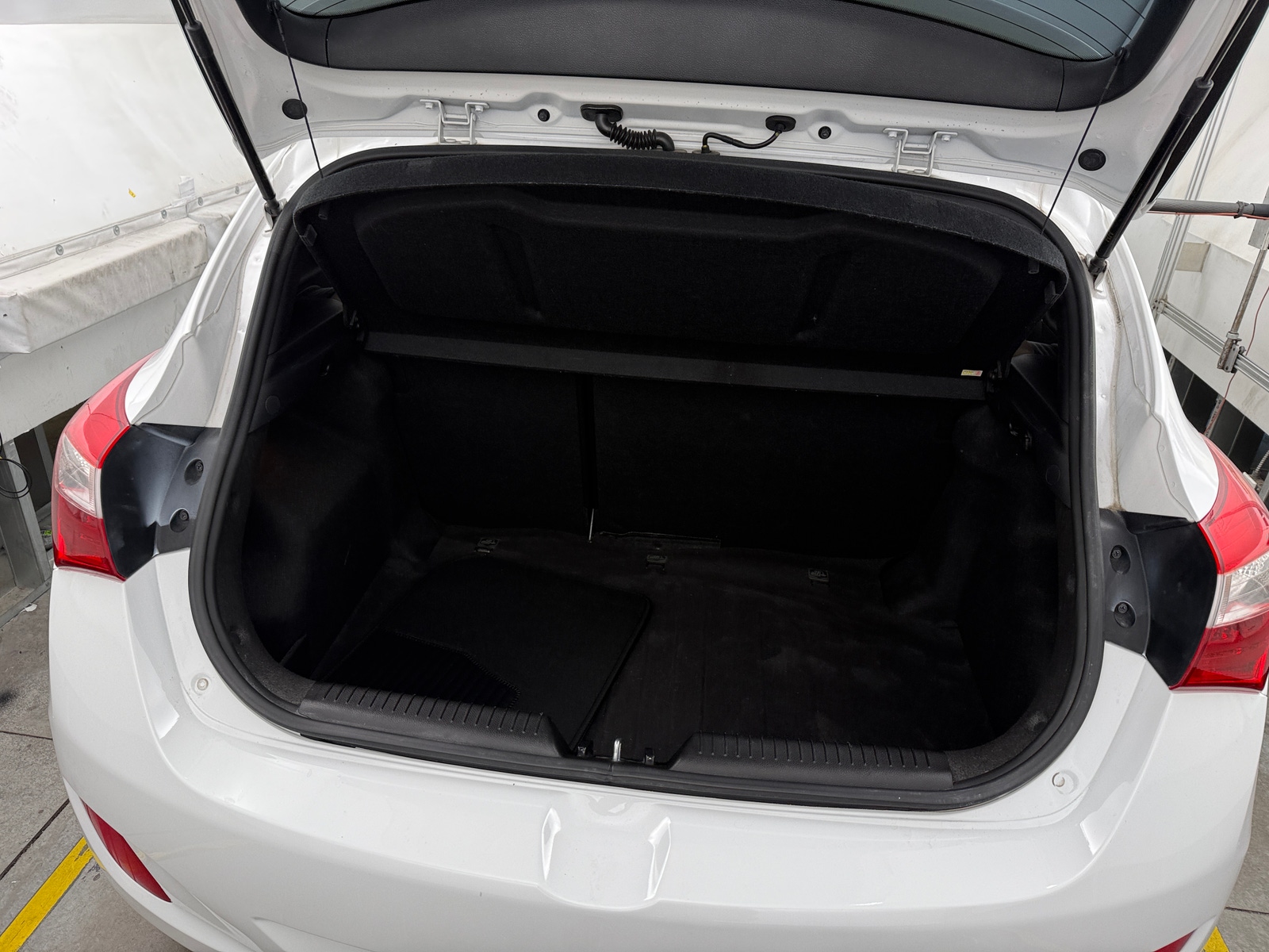 Thumbnail: 2017 Hyundai Elantra - 7