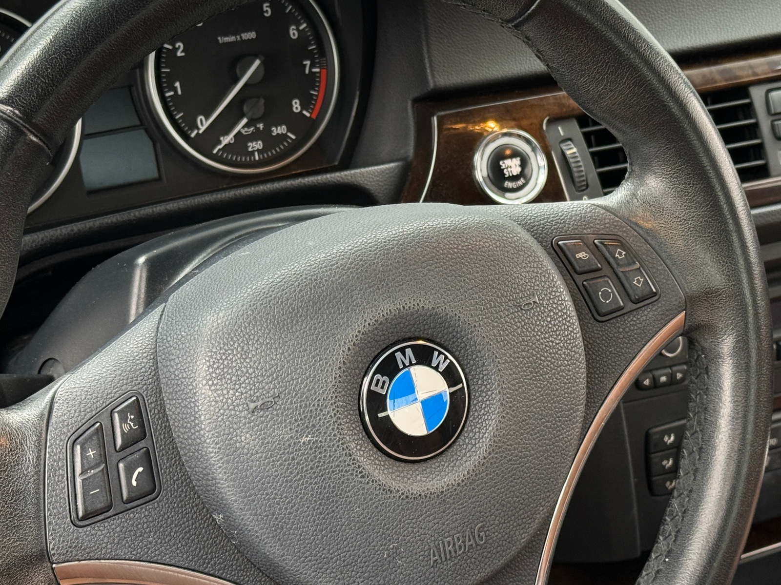 Thumbnail: 2011 BMW 3 Series - 4