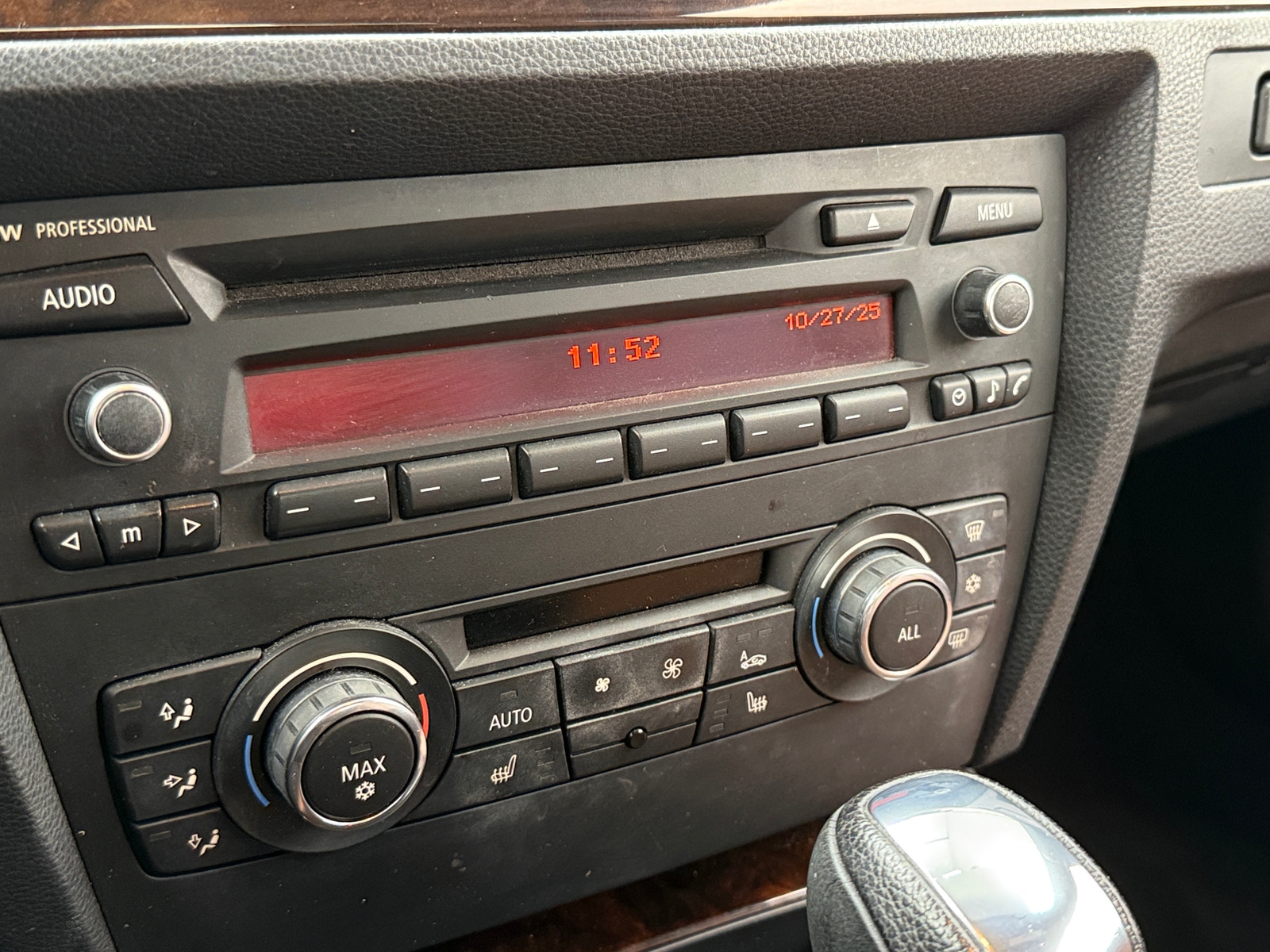 Thumbnail: 2011 BMW 3 Series - 3