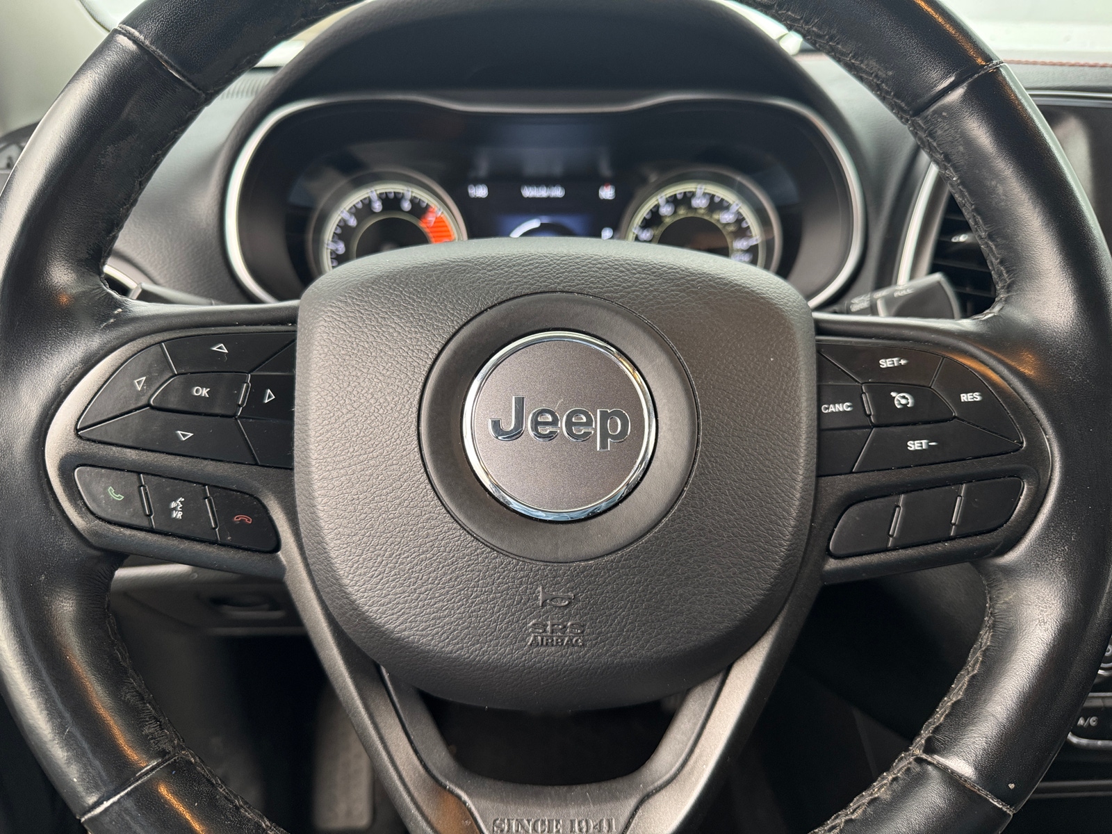 Thumbnail: 2021 Jeep Cherokee - 5
