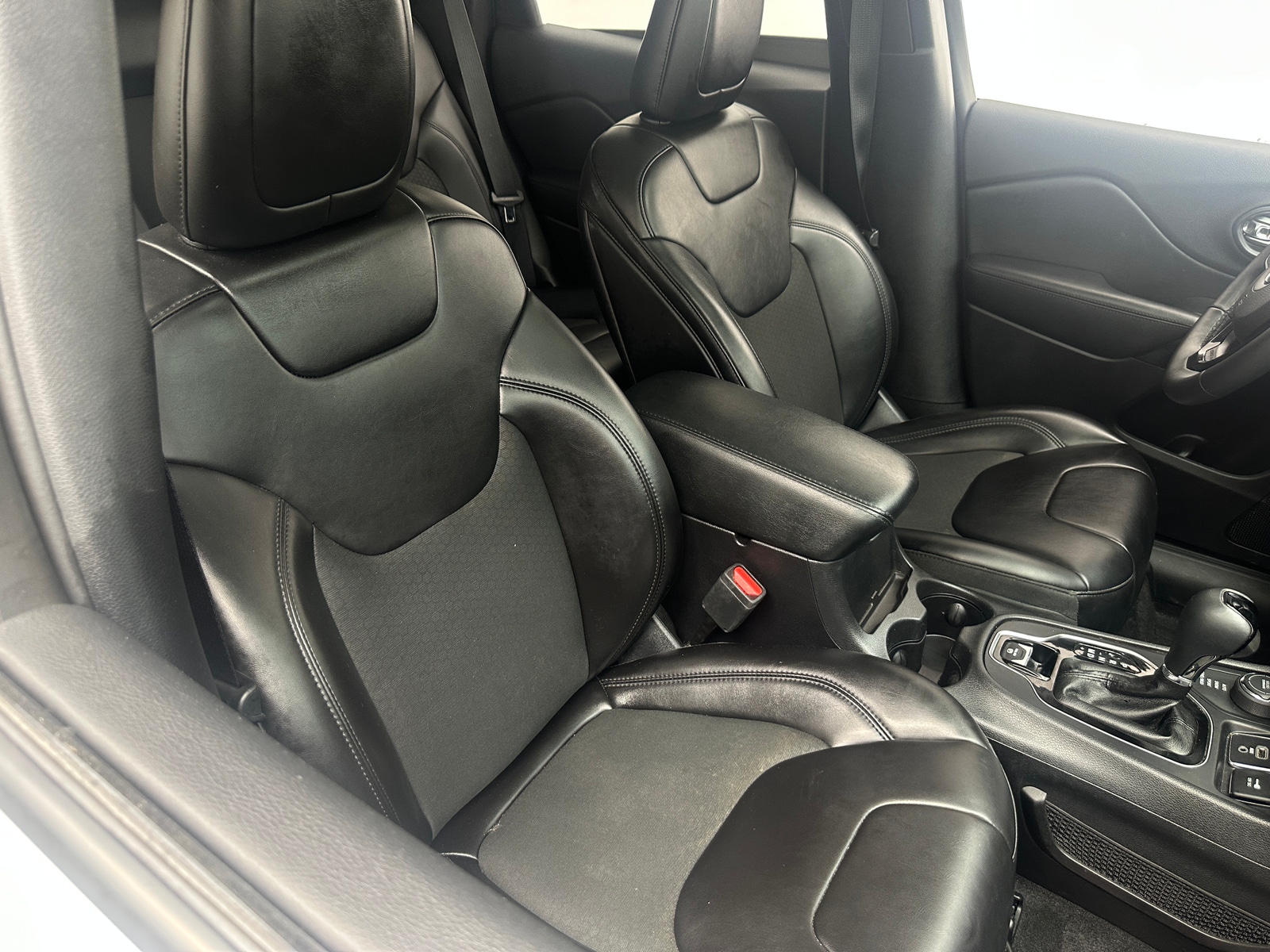 Thumbnail: 2019 Jeep Cherokee - 2