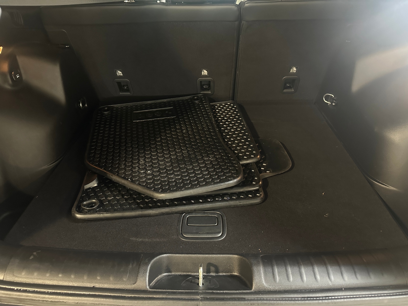 Thumbnail: 2019 Jeep Cherokee - 7