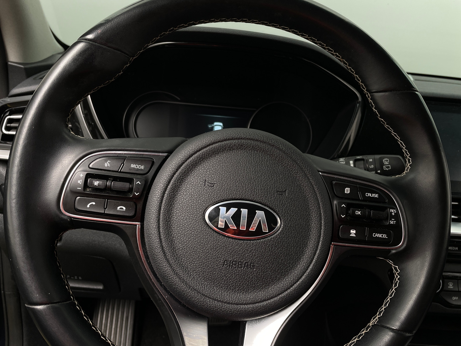 Thumbnail: 2020 Kia Niro - 5