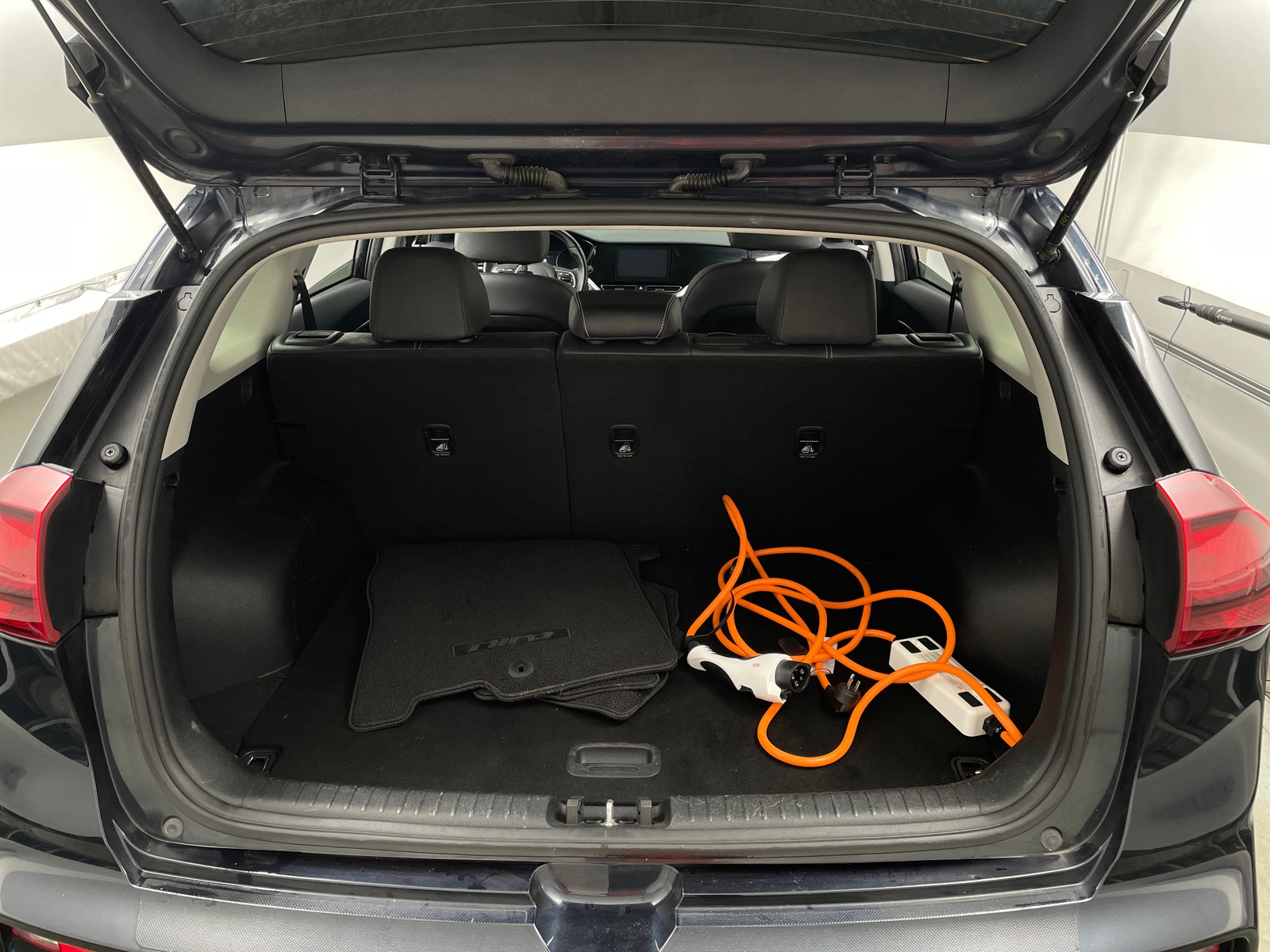 Thumbnail: 2020 Kia Niro - 7