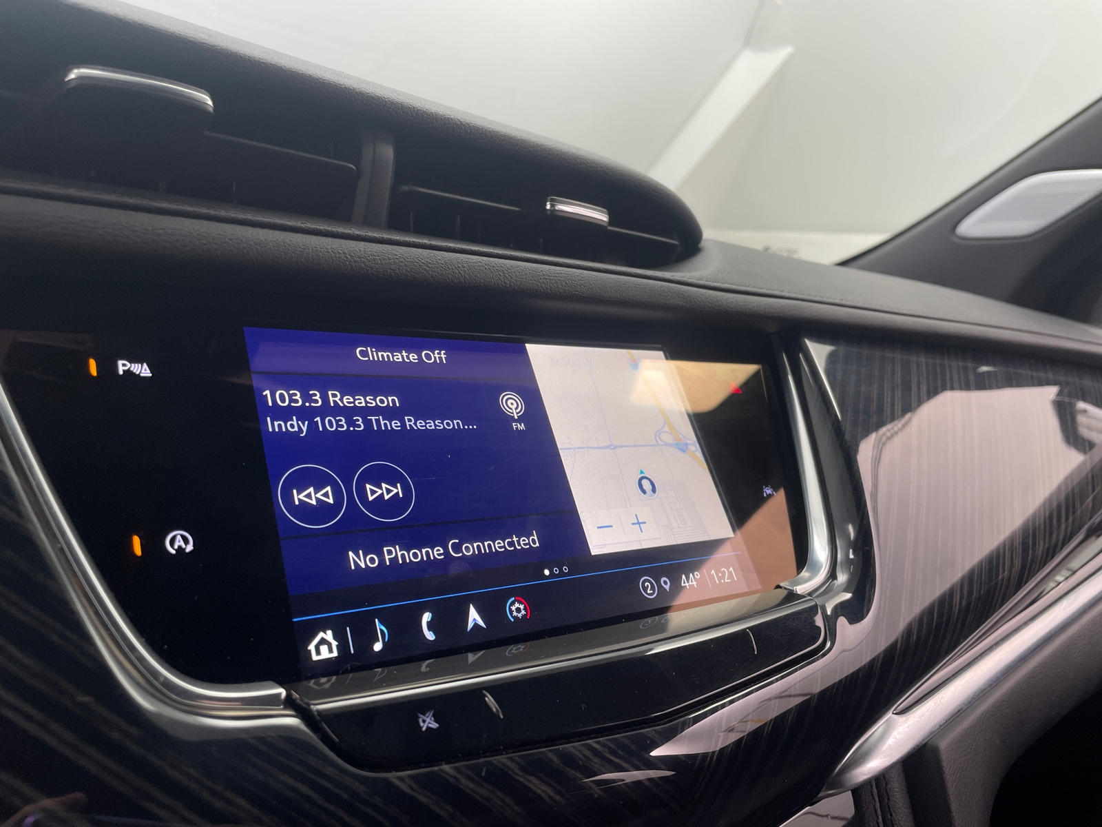 Thumbnail: 2025 Cadillac XT6 - 3