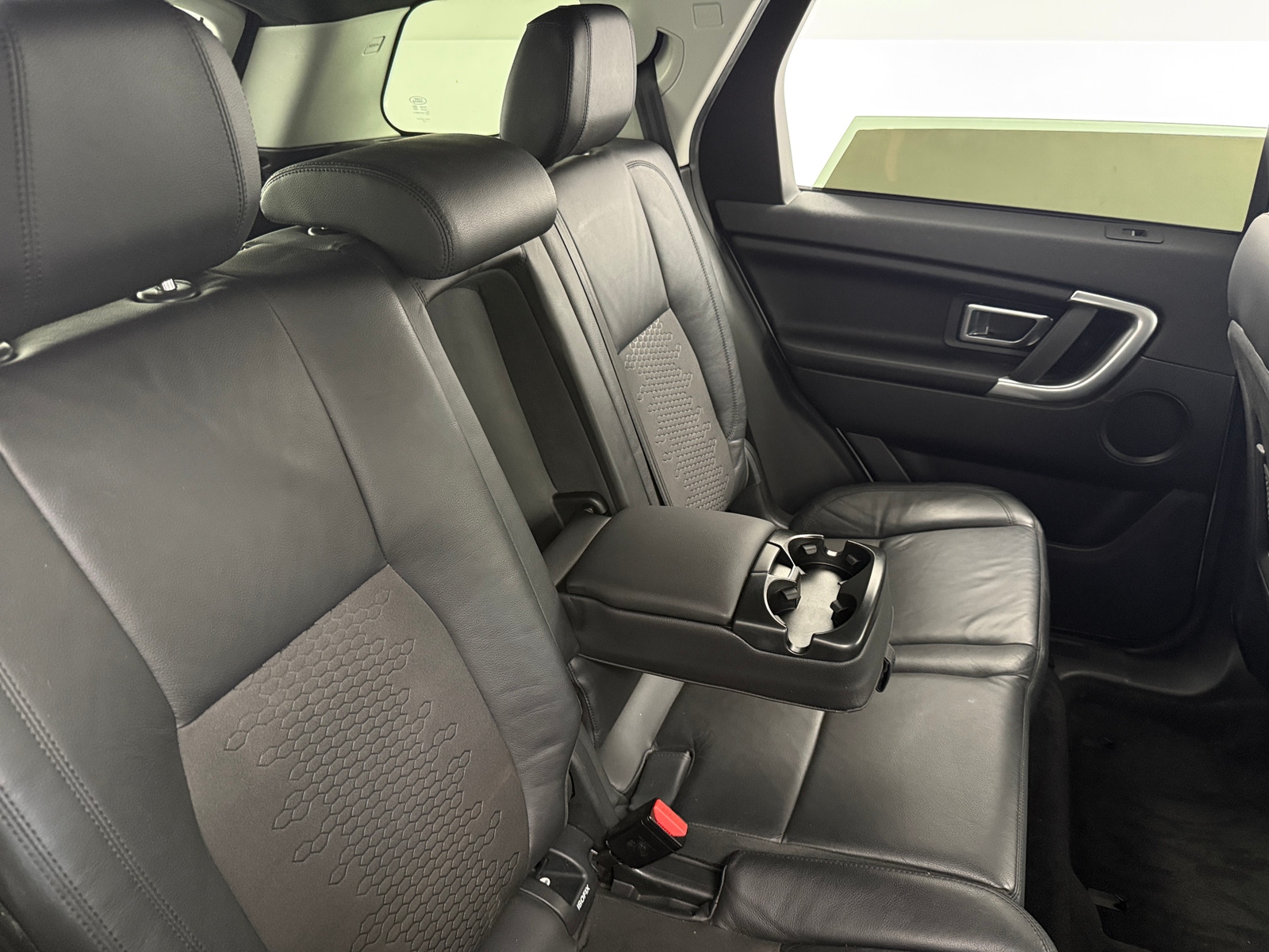 Thumbnail: 2018 Land Rover Discovery Sport - 5