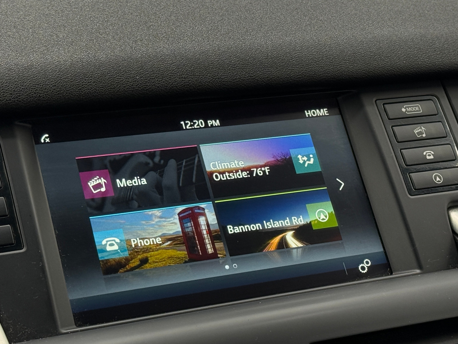 Thumbnail: 2018 Land Rover Discovery Sport - 3