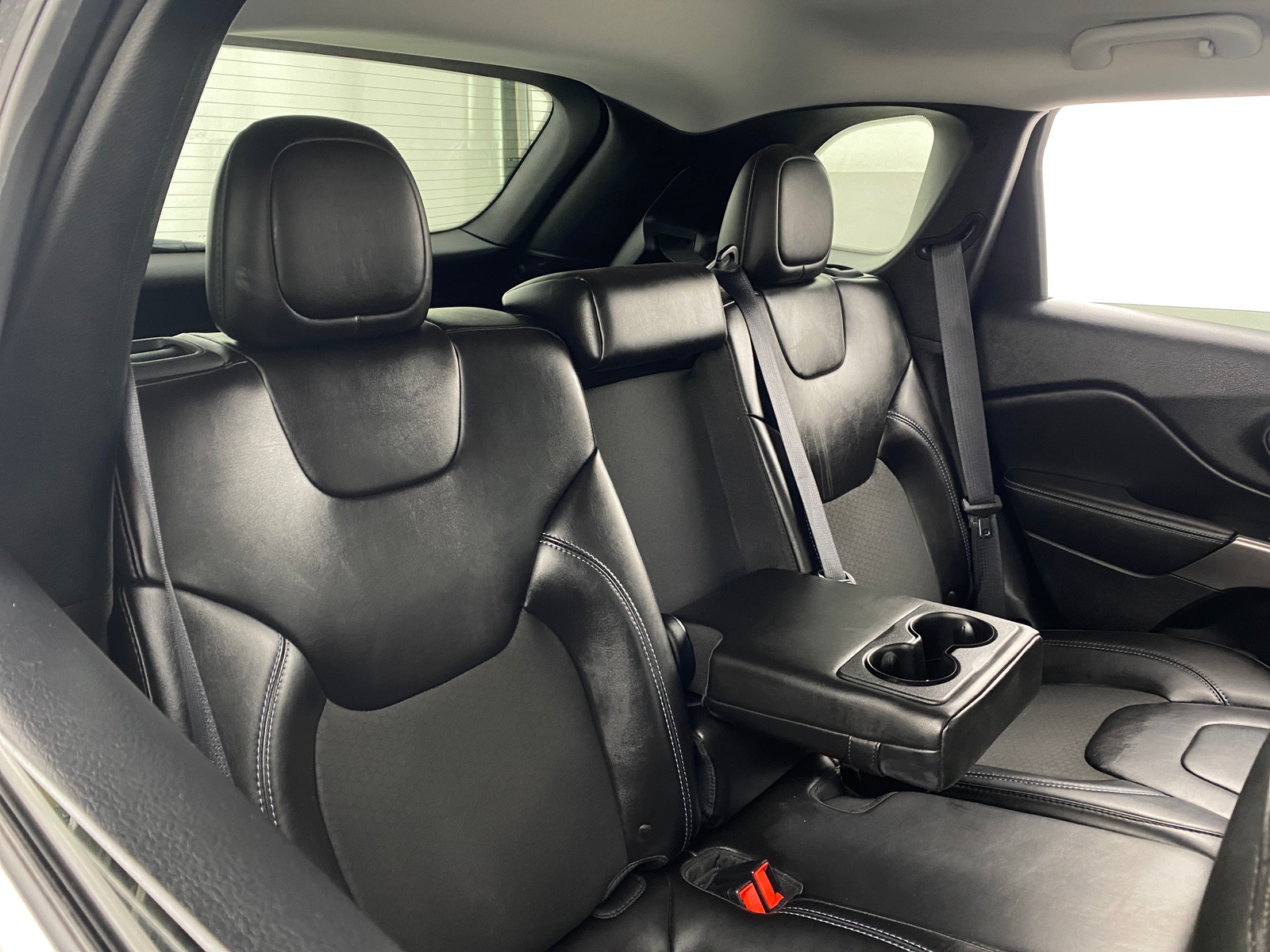 Thumbnail: 2019 Jeep Cherokee - 5