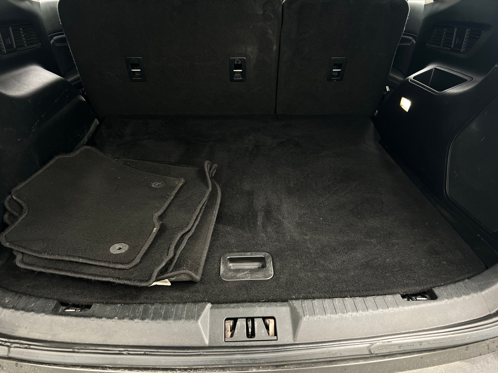 Thumbnail: 2020 Ford Edge - 6