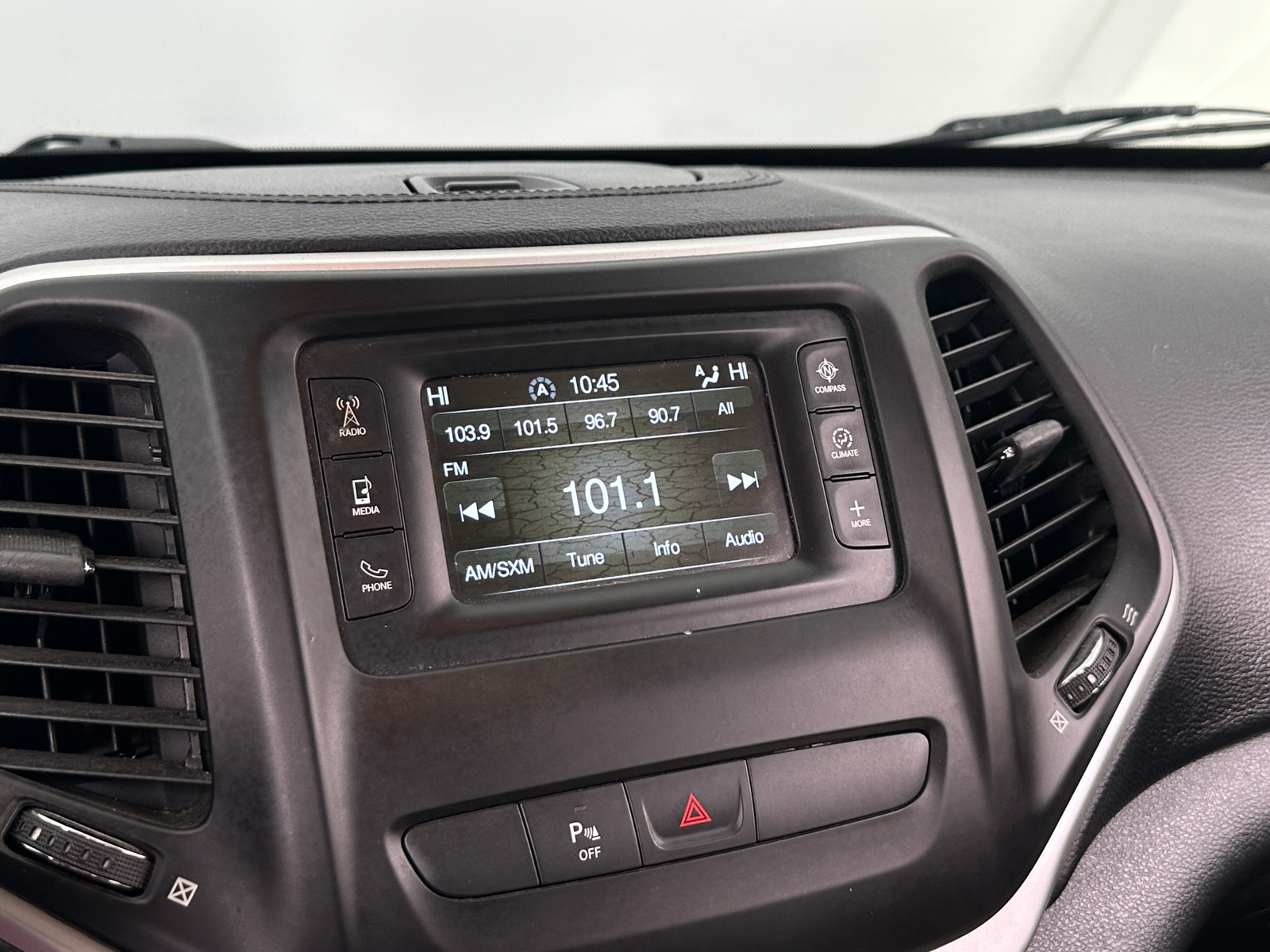 Thumbnail: 2016 Jeep Cherokee - 4