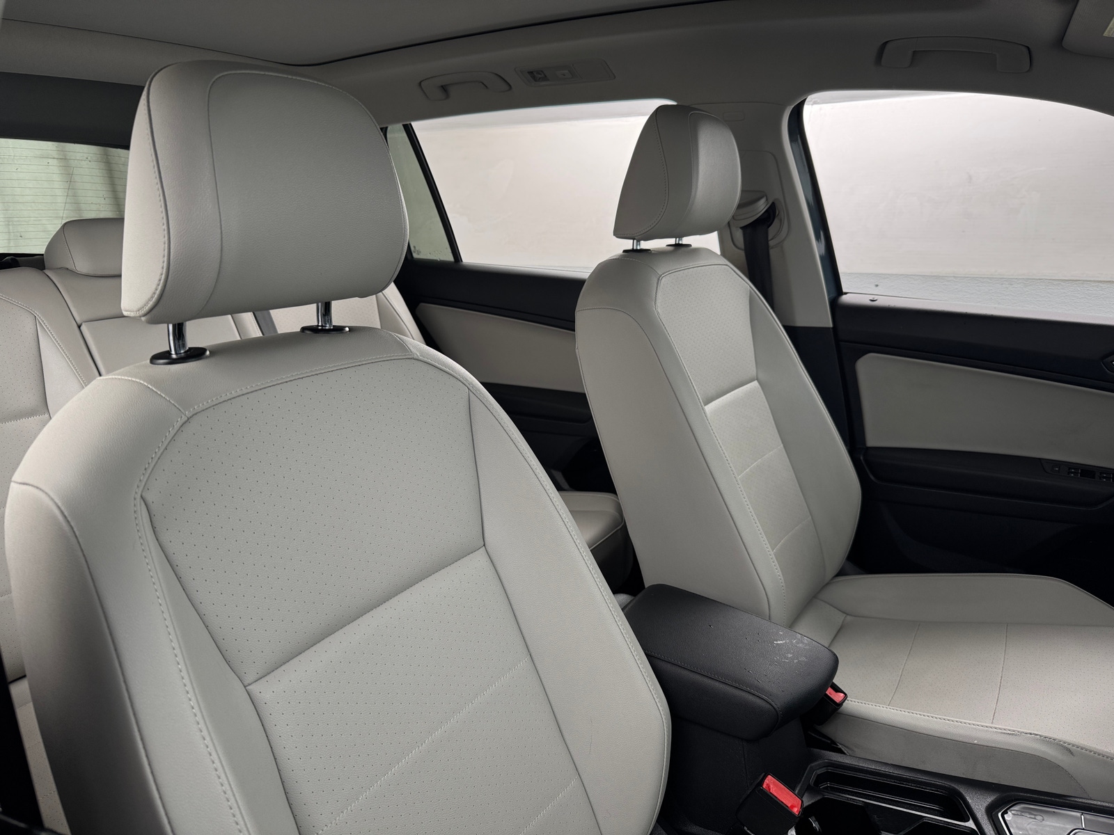 Thumbnail: 2020 Volkswagen Tiguan - 2