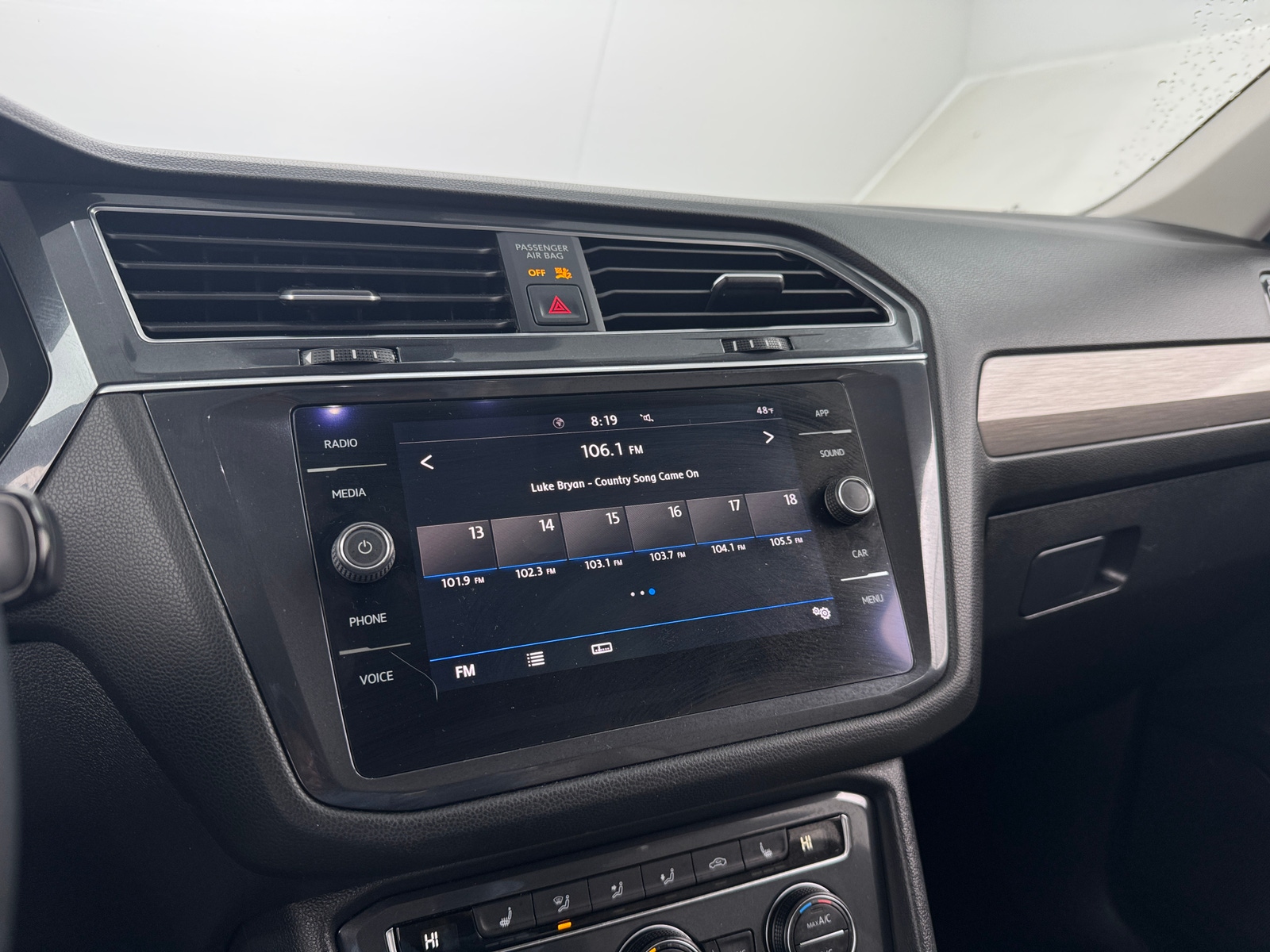 Thumbnail: 2020 Volkswagen Tiguan - 4