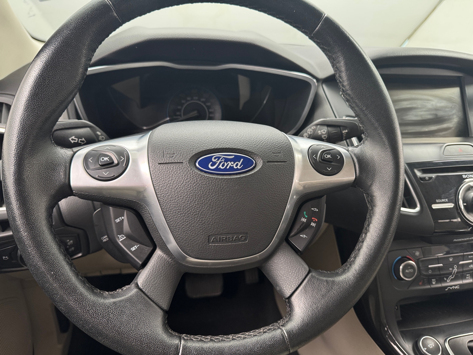 Thumbnail: 2015 Ford Focus - 4