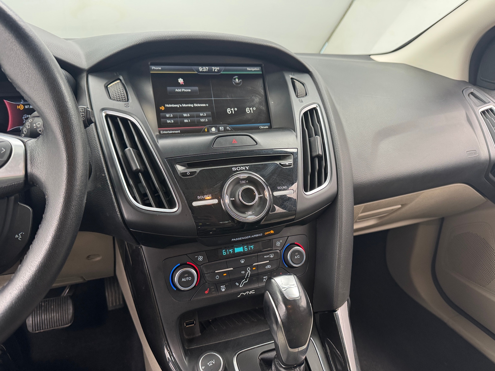 Thumbnail: 2015 Ford Focus - 3