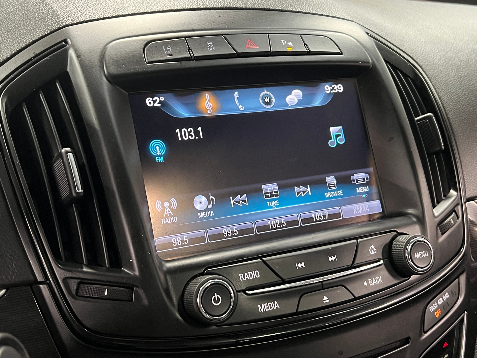 Thumbnail: 2017 Buick Regal - 3