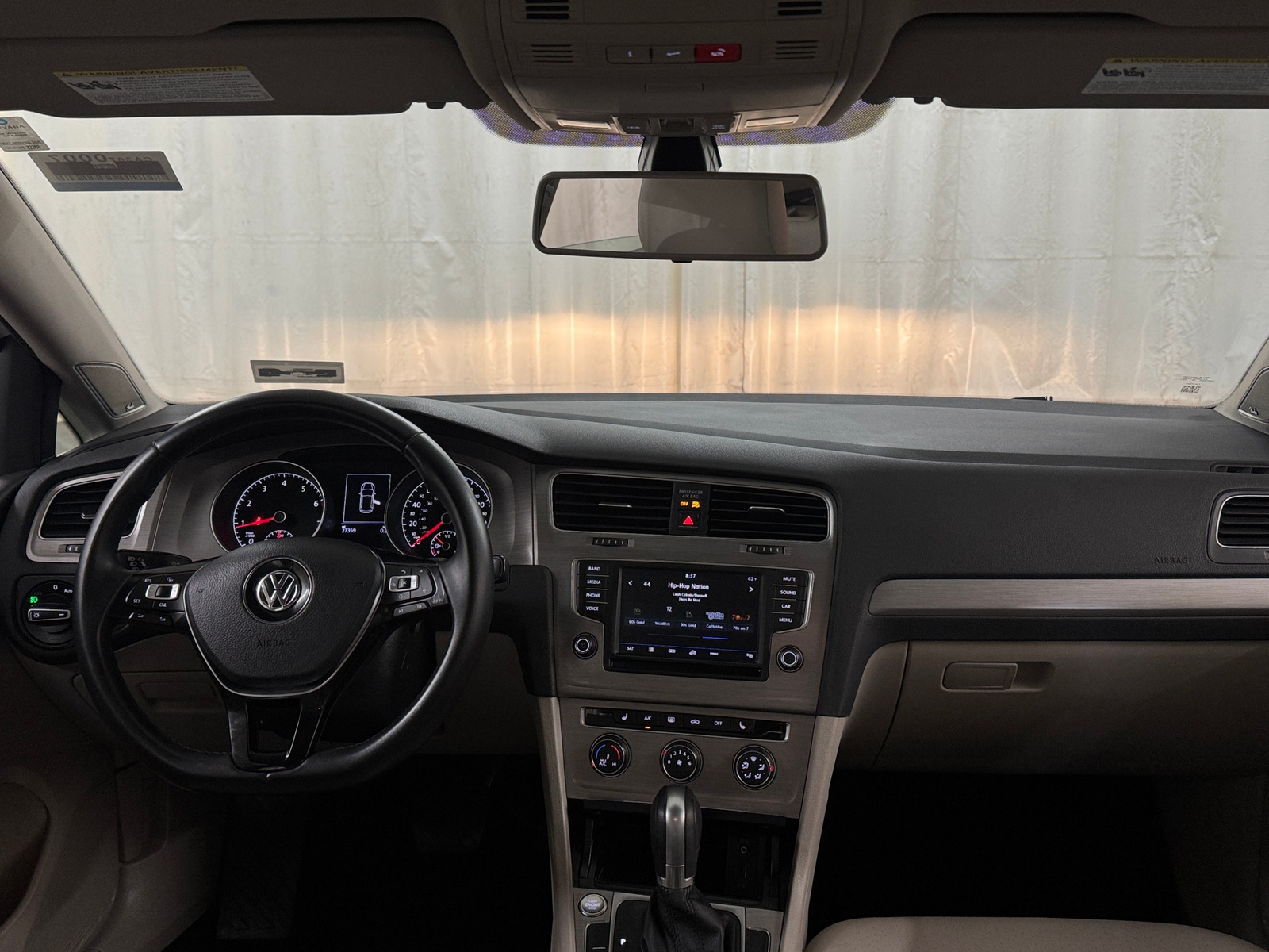 Thumbnail: 2017 Volkswagen Golf - 3