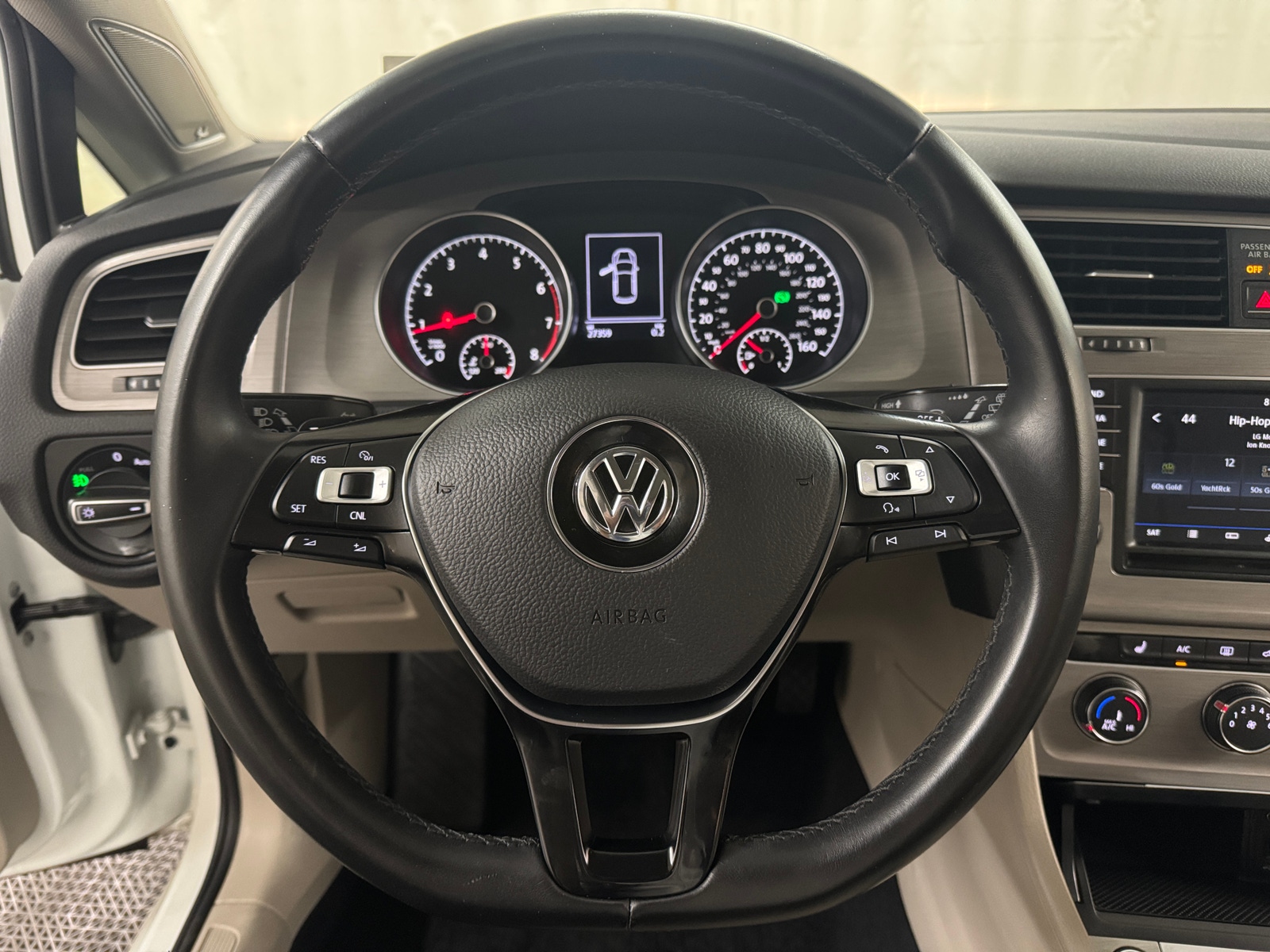 Thumbnail: 2017 Volkswagen Golf - 5