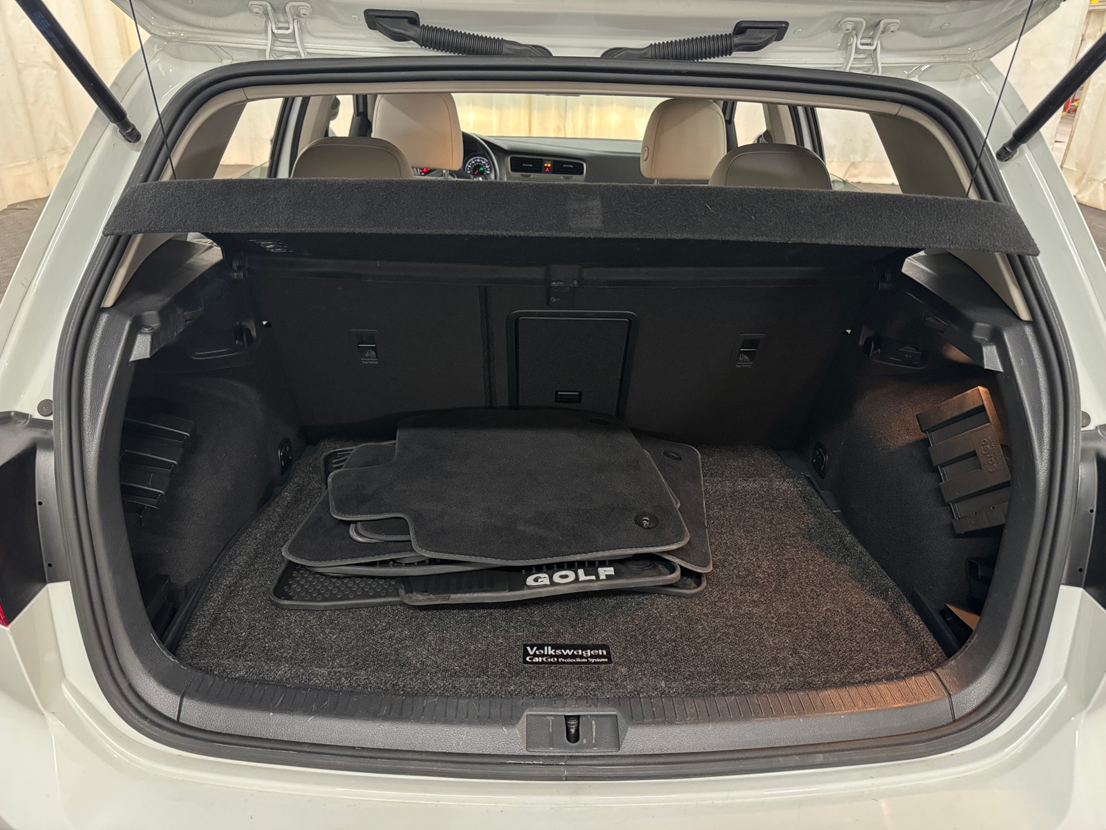 Thumbnail: 2017 Volkswagen Golf - 7