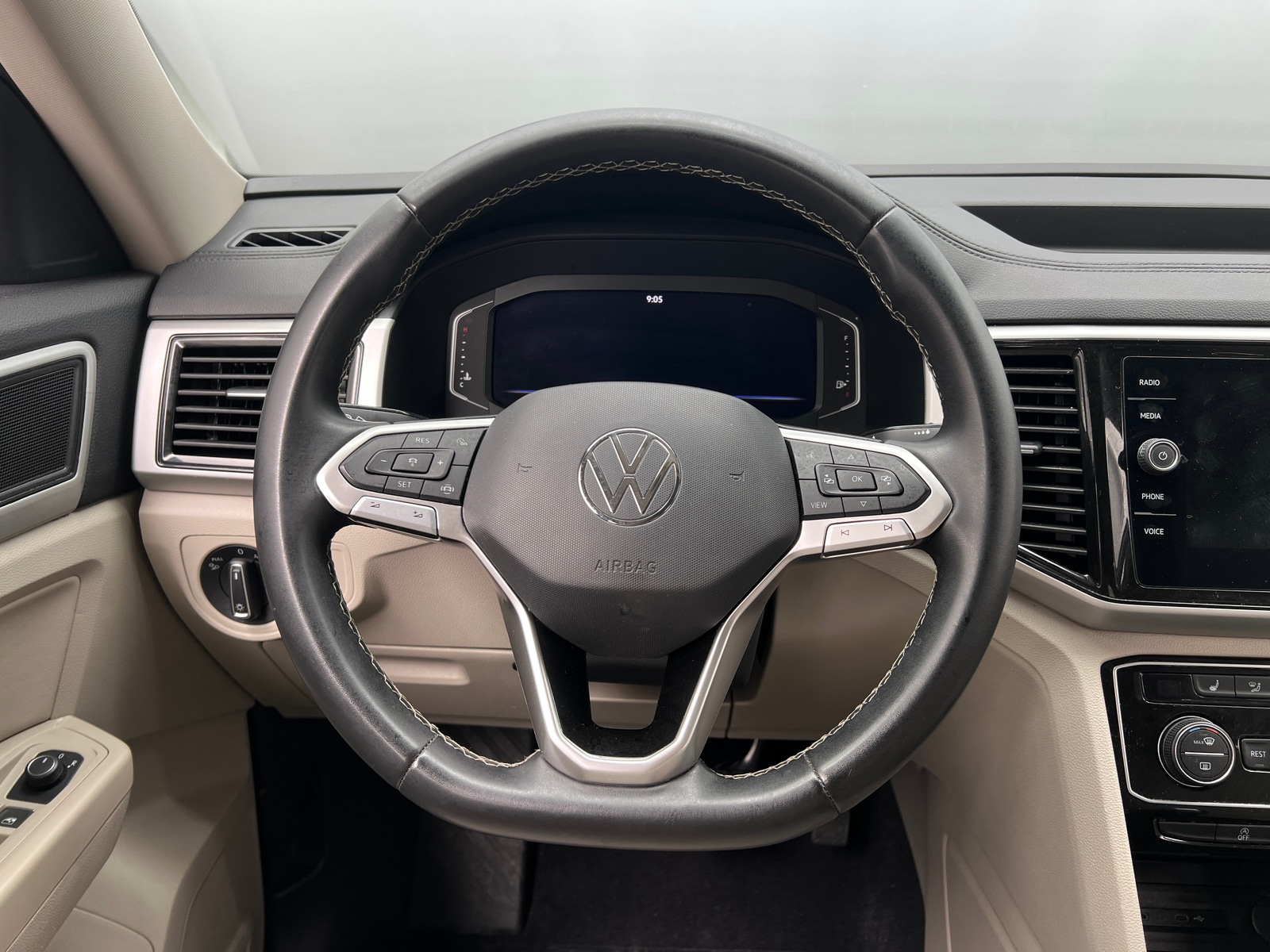 Thumbnail: 2022 Volkswagen Atlas - 4