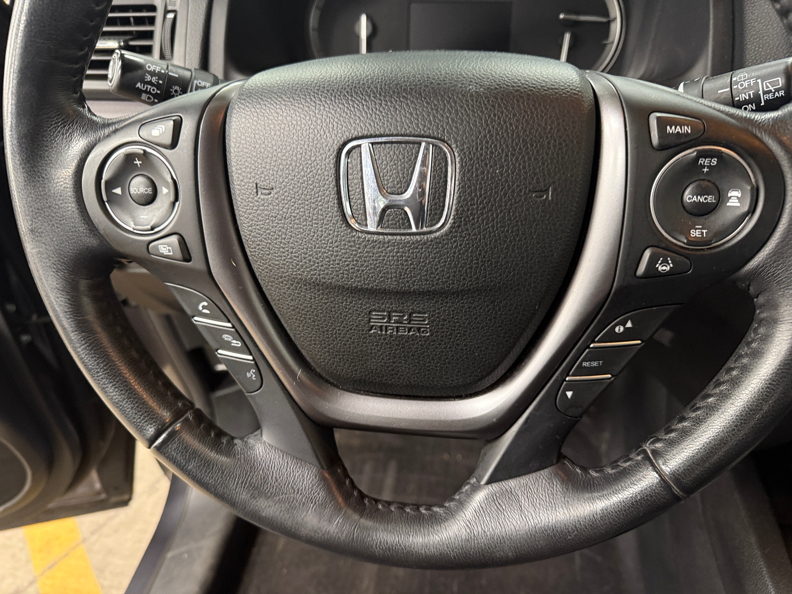 Thumbnail: 2017 Honda Pilot - 4