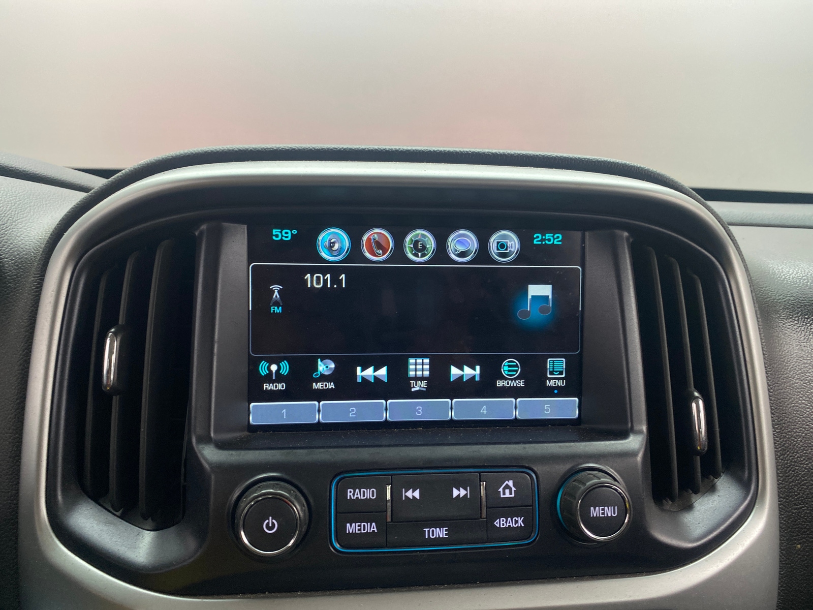 Thumbnail: 2018 Chevrolet Colorado - 3