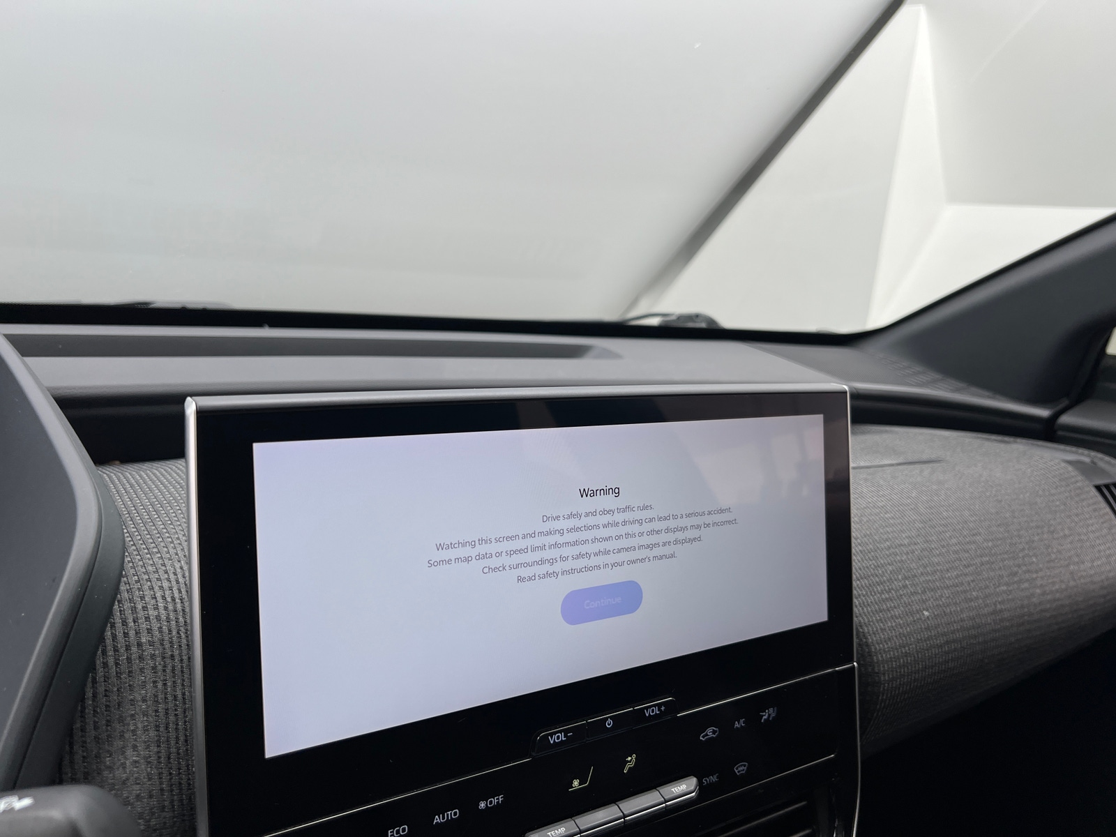 Thumbnail: 2023 Toyota bZ4X - 4