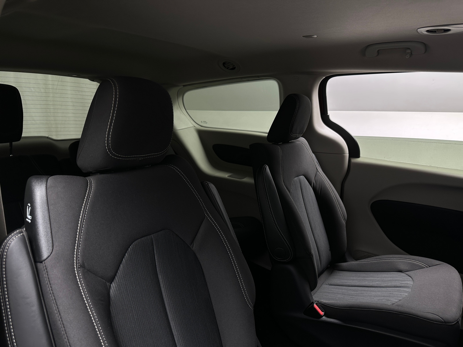 Thumbnail: 2020 Chrysler Voyager - 6