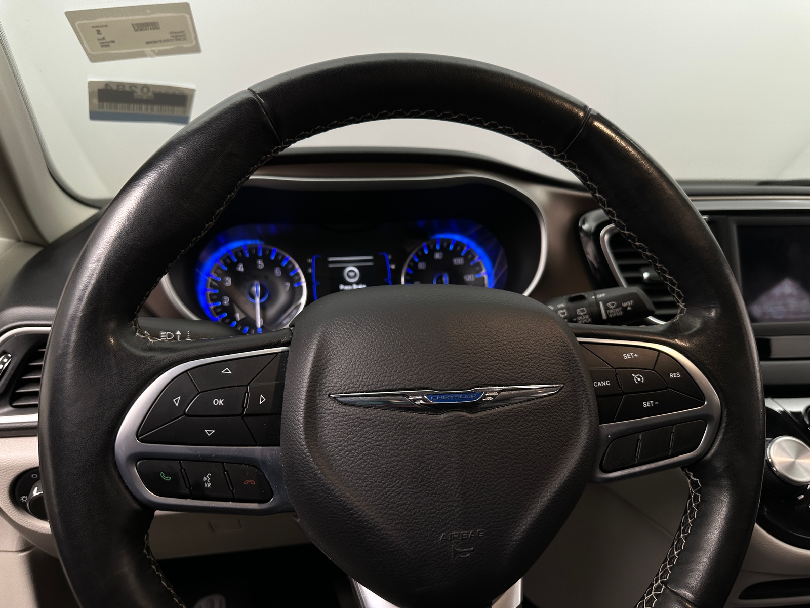 Thumbnail: 2020 Chrysler Voyager - 5