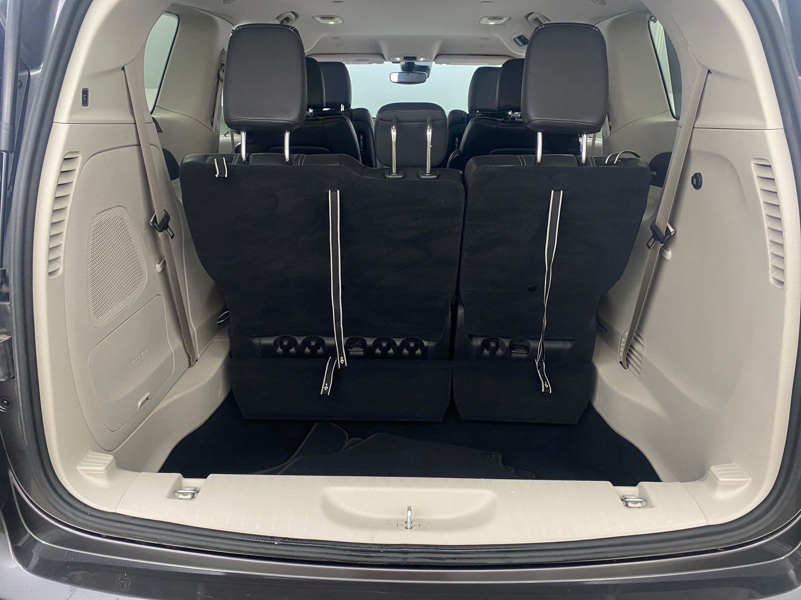 Thumbnail: 2022 Chrysler Pacifica - 6