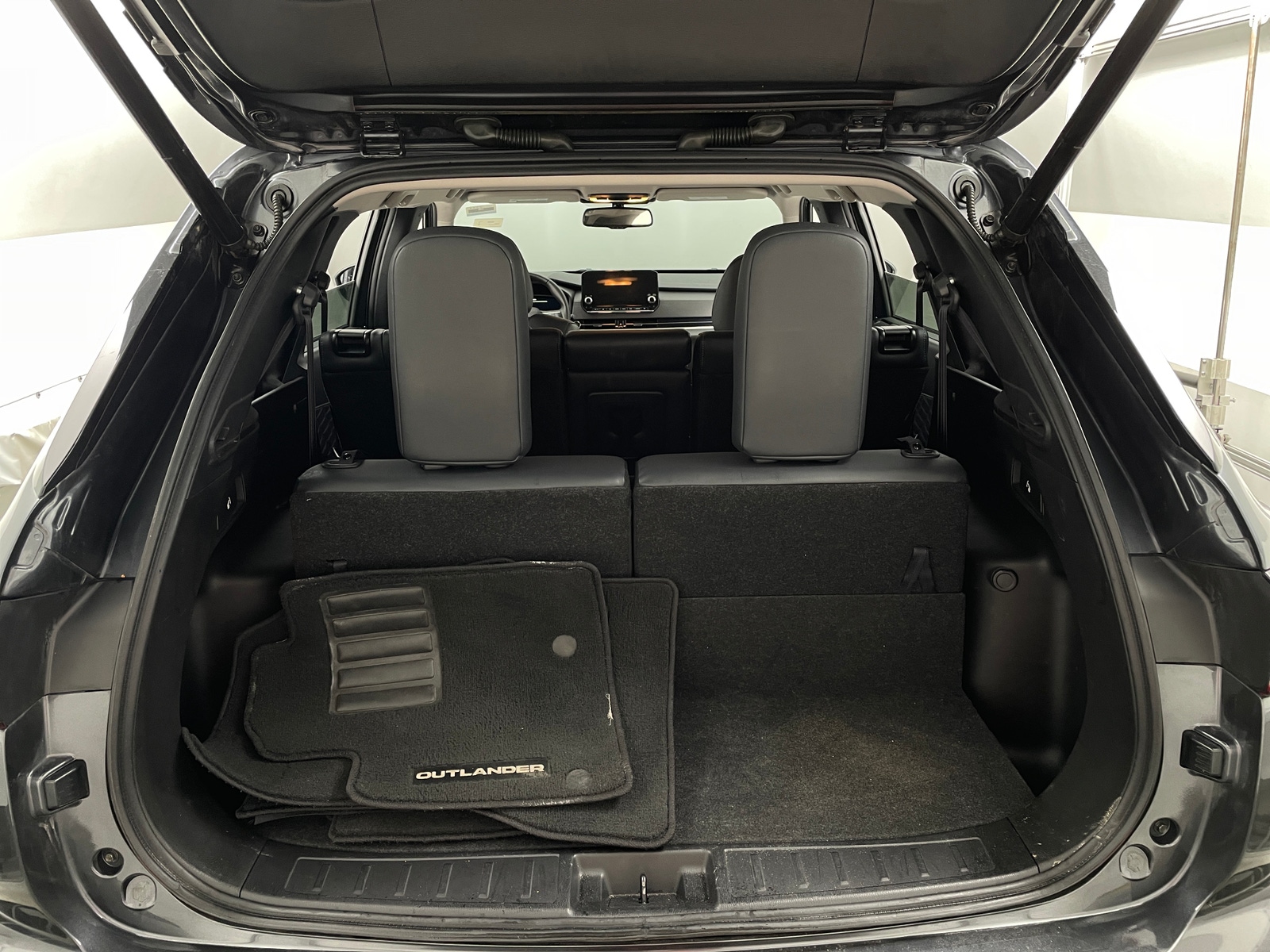 Thumbnail: 2024 Mitsubishi Outlander - 6