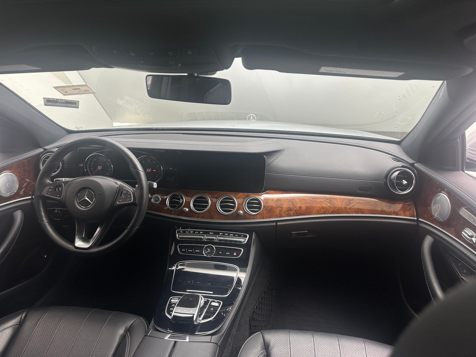 Thumbnail: 2017 Mercedes-Benz E-Class - 2